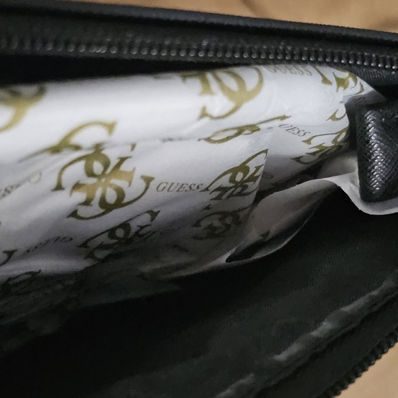 Brand New GUESS? Floral Printed strapless leather textured makeup bag - Picture 4 of 9